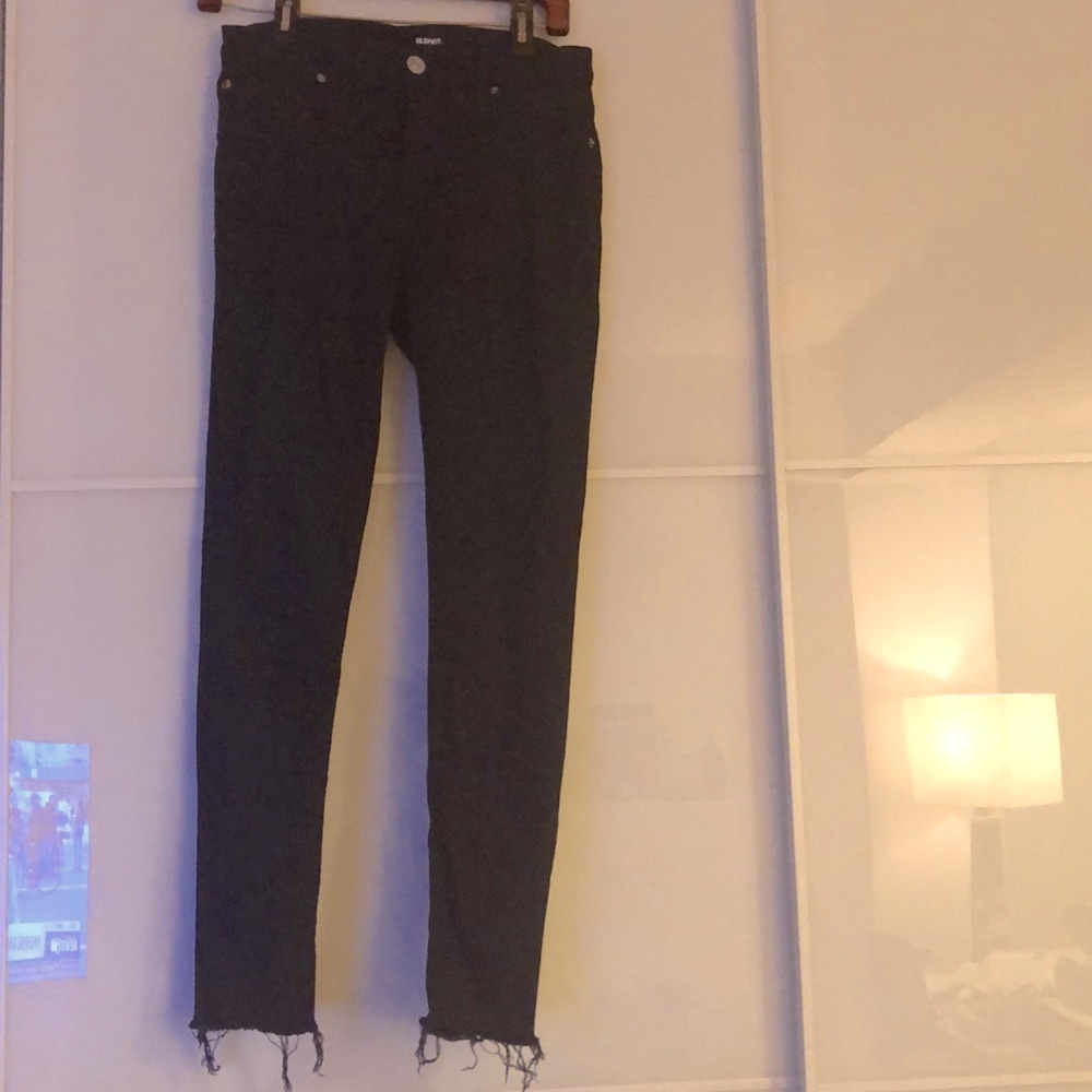 Black mid rise Hudson skinny jeans with frayed hem